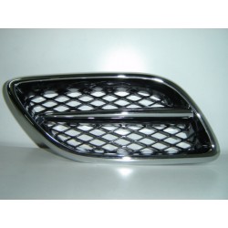 NISSAN PRIMERA 00-* GRELHA DIREITO (PRETA/CROMADA)