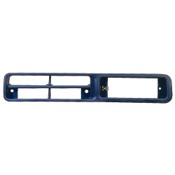 NISSAN KING CAB 93-* GRELHA ESQUERDO PARA-CHOQUES FRENTE