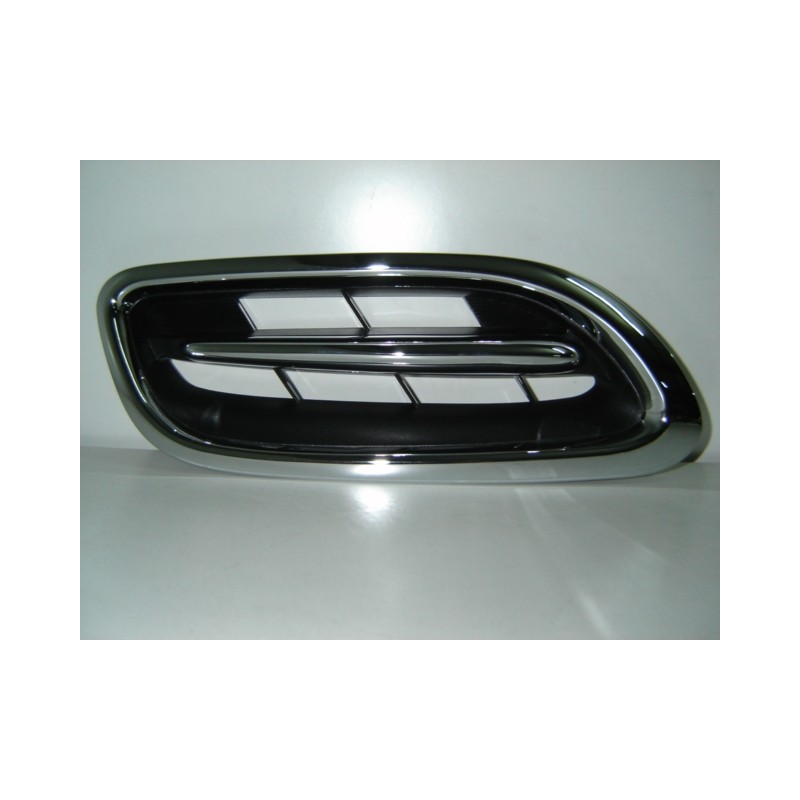 NISSAN MICRA 00-* GRELHA DIREITO (PRETA/CROMADA)