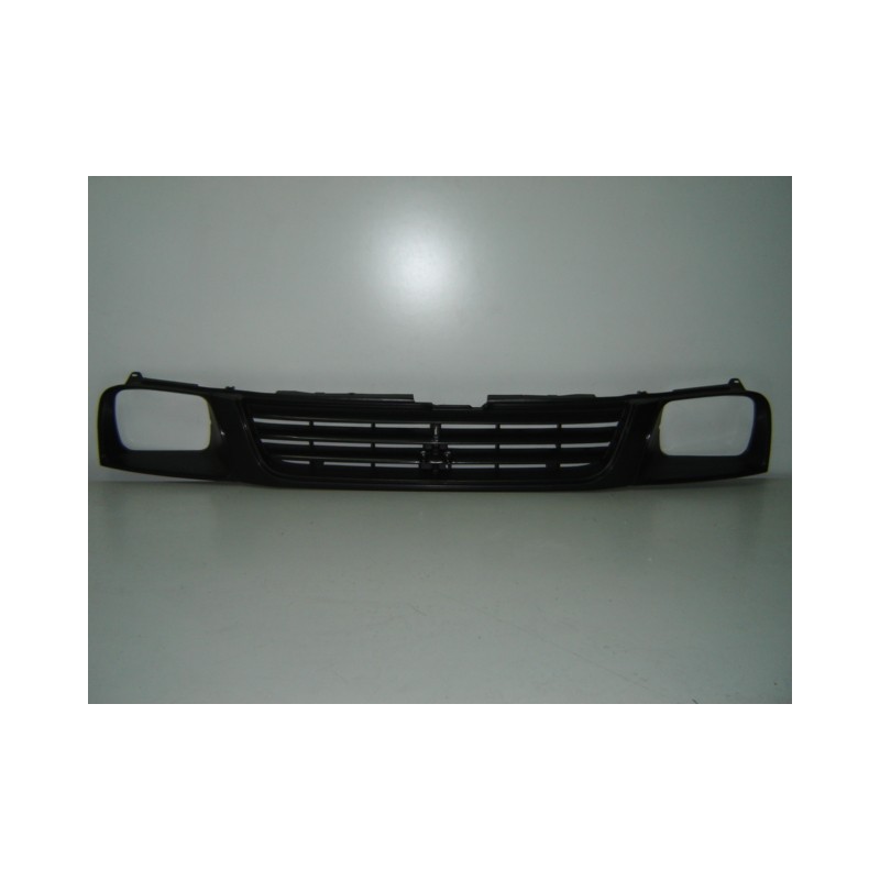MITSUBISHI L200 96-* GRELHA (PRETA)