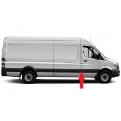 MERCEDES SPRINTER/CRAFTER 06-* FRISO LATERAL DIREITO COM FURO PISCA