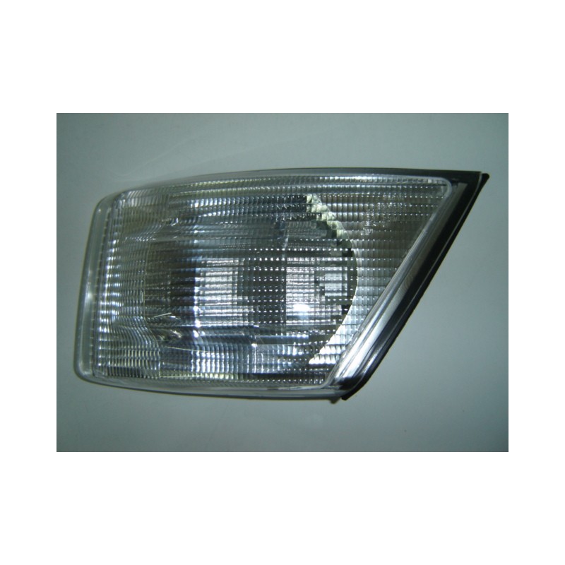 IVECO DAILY 00-* FAROLIM FRENTE ESQUERDO (BRANCO)