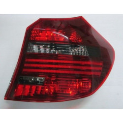 BMW S/1 E81 07-* FAROLIM TRÁS DIREITO (ESCURO)