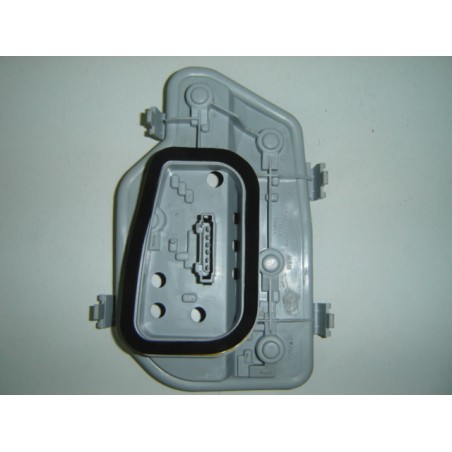 VW POLO 02-* SUPORTE LÂMPADAS FAROLIM TRÁS DIREITO M/MARELLI