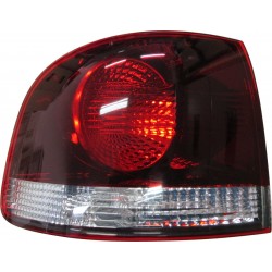 VW TOUAREG 08-* FAROLIM TRÁS ESQUERDO (CANTO FUMADO)