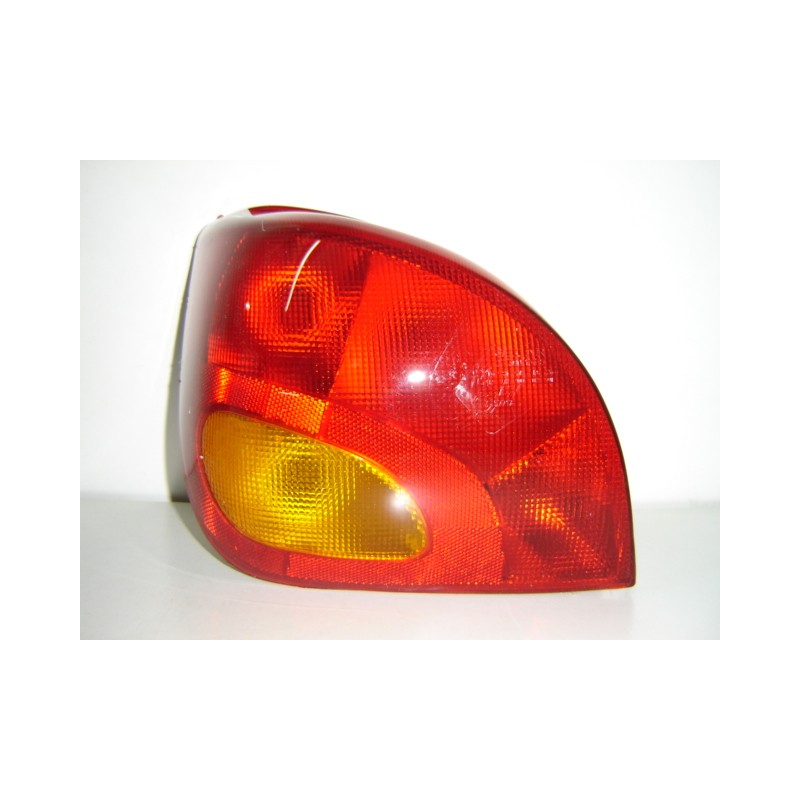 FORD FIESTA 96-* FAROLIM TRÁS ESQUERDO