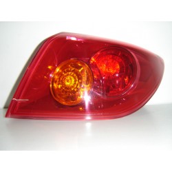 MAZDA 3 H/B 04-* FAROLIM TRÁS DIREITO (CANTO) (VERMELHO)