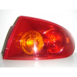 MAZDA 3 SEDAN 04-07* FAROLIM TRÁS DIREITO (CANTO) (VERMELHO)