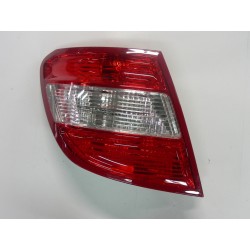 MERCEDES C W204 07-* FAROLIM TRÁS DIREITO (SW VERMELHO/FUMADO)