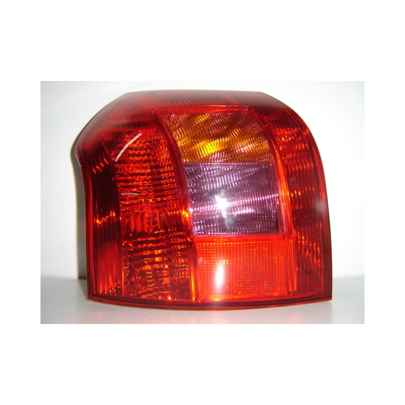 TOYOTA COROLLA 02-* FAROLIM TRÁS ESQUERDO H/B