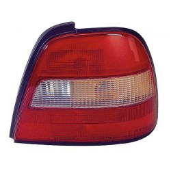 NISSAN N14 91-* FAROLIM TRÁS ESQUERDO SEDAN (4 PORTAS)